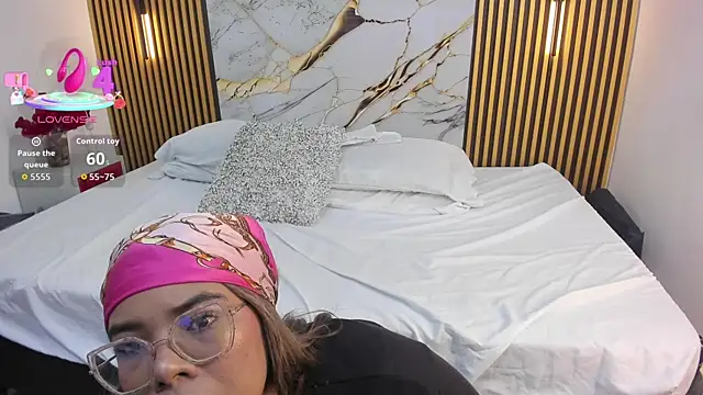  nickypurple  online show from 11-02-25, 03:47