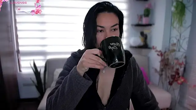 Lunlunera online show from 10-12-25, 01:10