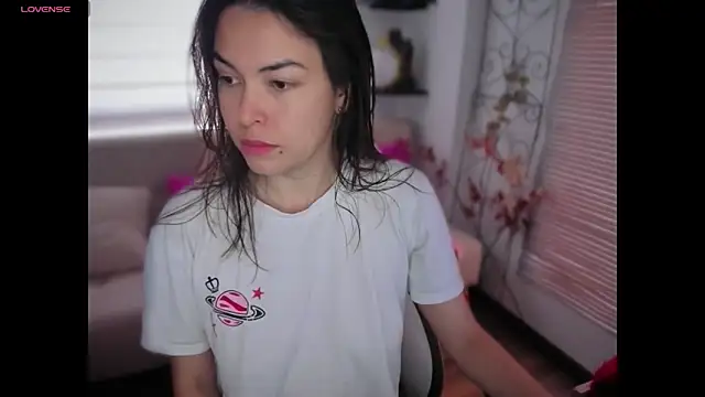 Snapshot of Lunlunera chatting on 03-08-26, 08:45 Lunlunera online show from 03-08-26, 08:45