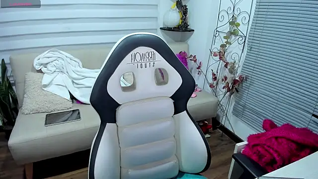 Snapshot of Lunlunera chatting on 03-10-26, 05:34 Lunlunera online show from 03-10-26, 05:34