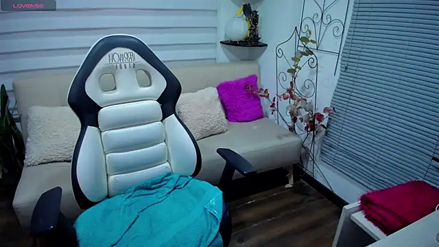 Snapshot of Lunlunera chatting on 03-14-26, 02:17 Lunlunera online show from 03-14-26, 02:17