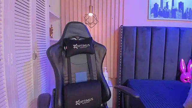 ashlye miller  online show from 10-10-25, 04:22