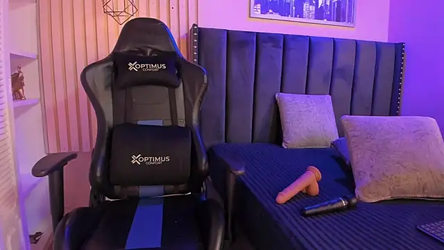 ashlye miller  online show from 10-15-25, 04:12