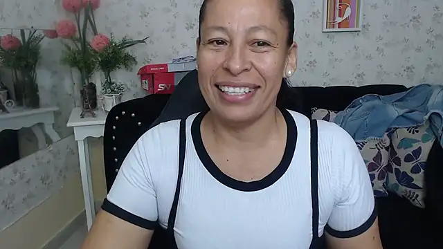 mature martina online show from 03-21-25, 12:06