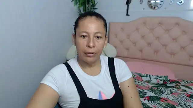 mature martina online show from 09-25-25, 11:08