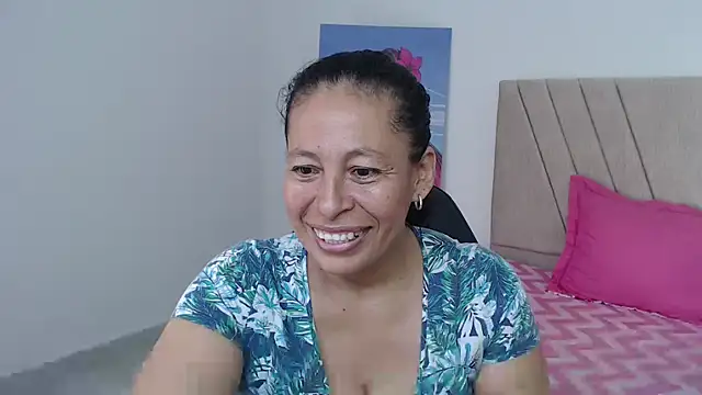 Snapshot of mature_martina chatting on 02-10-26, 07:18 mature martina online show from 02-10-26, 07:18