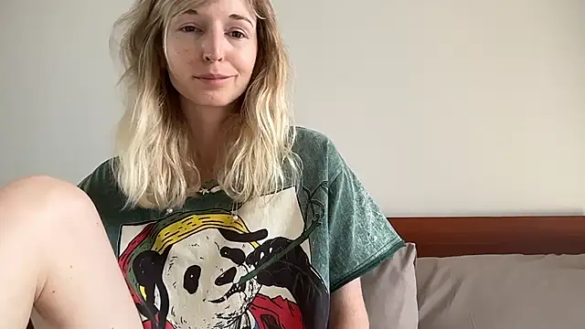 Snapshot of ivankai_ chatting on 02-15-26, 03:14 ivankai online show from 02-15-26, 03:14