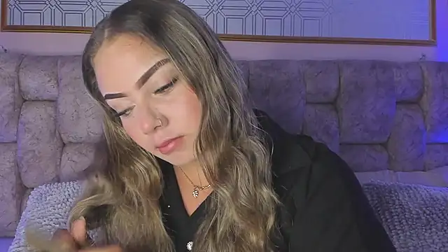 AnnyLopezz  online show from 02-11-25, 03:40