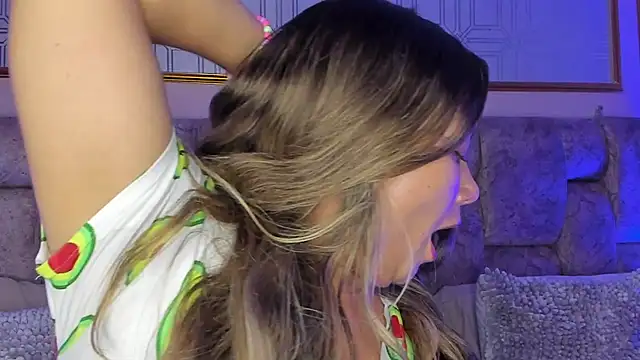 AnnyLopezz  online show from 03-06-25, 09:58