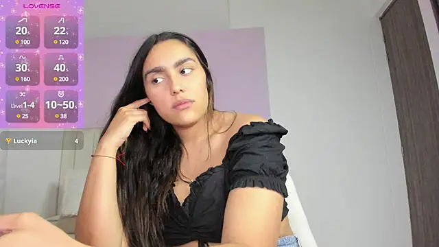 Snapshot of Mhia_palmer chatting on 02-13-25, 06:30 Mhia palmer online show from 02-13-25, 06:30