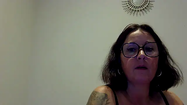 Snapshot of feline27 chatting on 11-05-25, 08:20 feline27 online show from 11-05-25, 08:20