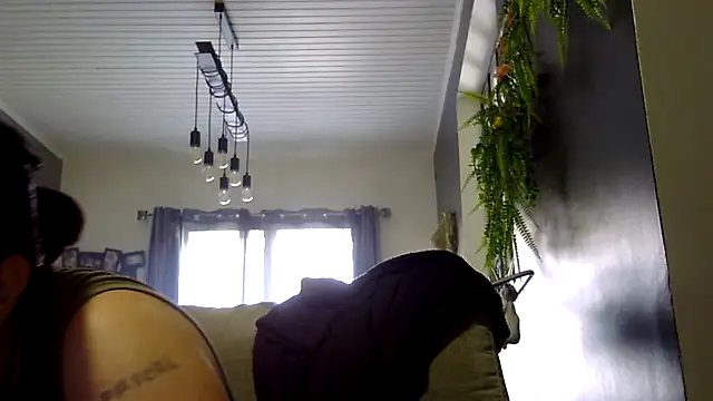 Snapshot of feline27 chatting on 03-19-26, 11:47 feline27 online show from 03-19-26, 11:47