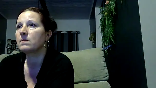 Snapshot of feline27 chatting on 04-03-26, 08:07 feline27 online show from 04-03-26, 08:07