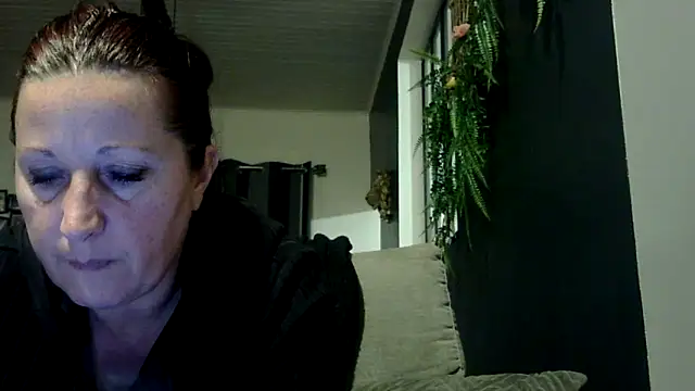 feline27 online show from 04-13-26, 09:09