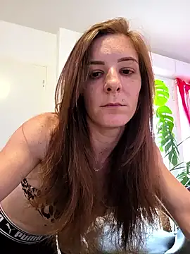 Snapshot of Ladykimberly_XOXO chatting on 09-14-25, 03:00 Ladykimberly XOXO online show from 09-14-25, 03:00