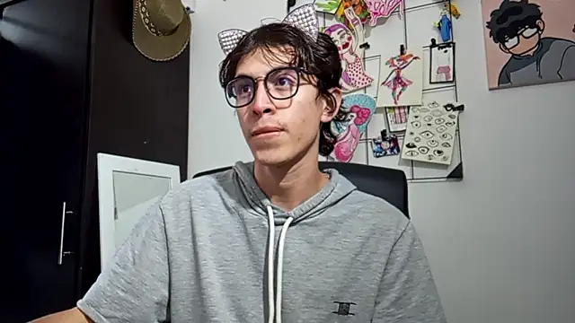 Snapshot of Norehg chatting on 10-14-25, 08:42 Norehg online show from 10-14-25, 08:42