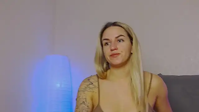 Snapshot of SofiJames chatting on 12-06-24, 06:04 SofiJames online show from 12-06-24, 06:04