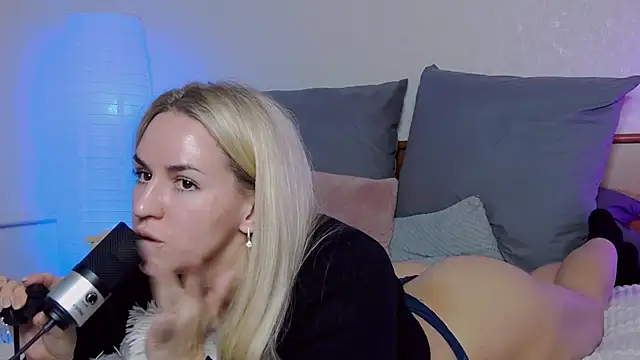 Snapshot of SofiJames chatting on 12-26-24, 06:19 SofiJames online show from 12-26-24, 06:19