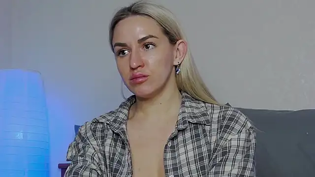 Snapshot of SofiJames chatting on 01-15-25, 09:56 SofiJames online show from 01-15-25, 09:56