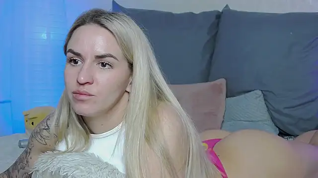 Snapshot of SofiJames chatting on 01-19-25, 09:11 SofiJames online show from 01-19-25, 09:11