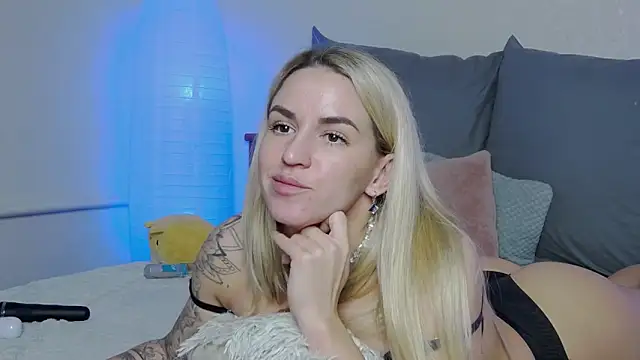 Snapshot of SofiJames chatting on 01-25-25, 09:04 SofiJames online show from 01-25-25, 09:04