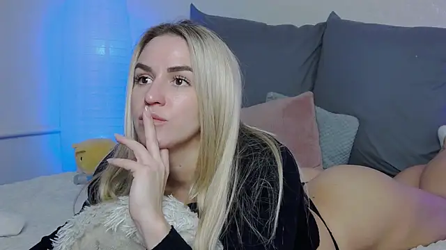 Snapshot of SofiJames chatting on 01-28-25, 09:51 SofiJames online show from 01-28-25, 09:51