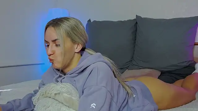 SofiJames online show from 10-02-25, 07:15