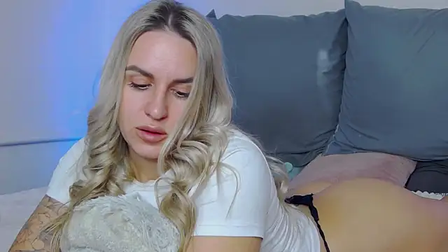 SofiJames online show from 10-30-25, 06:37