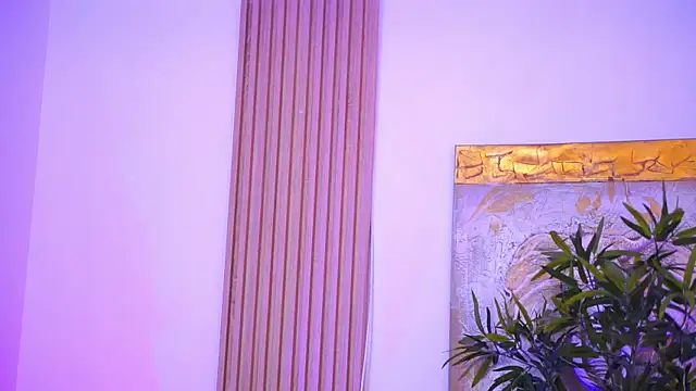 Snapshot of LesaisMore chatting on 01-17-25, 08:13 LesaisMore online show from 01-17-25, 08:13