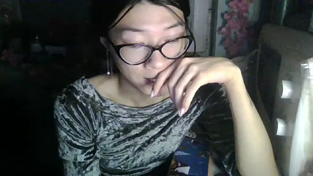 CarlyJoy online show from 09-18-25, 03:36