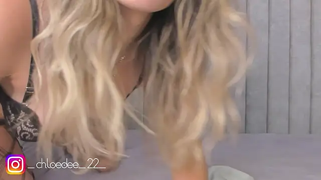 Snapshot of chloe_d chatting on 12-15-24, 05:20 chloe d online show from 12-15-24, 05:20