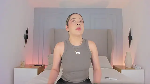 chloe d online show from 06-15-26, 03:58