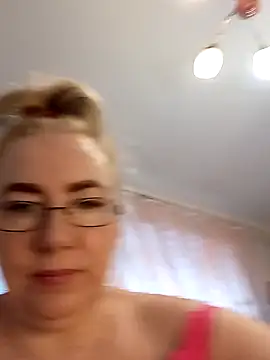 Snapshot of stiflers_momy chatting on 12-05-24, 01:17 stiflers momy online show from 12-05-24, 01:17