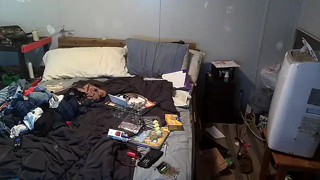 Bi curious86 online show from 10-25-25, 12:18