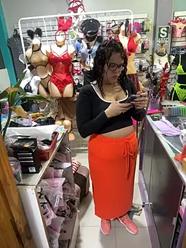 Snapshot of ROSALIALUCY chatting on 01-14-25, 01:38 ROSALIALUCY online show from 01-14-25, 01:38