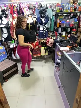 Snapshot of ROSALIALUCY chatting on 10-08-25, 11:52 ROSALIALUCY online show from 10-08-25, 11:52