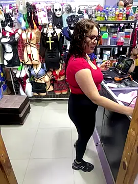 Snapshot of ROSALIALUCY chatting on 10-20-25, 11:43 ROSALIALUCY online show from 10-20-25, 11:43