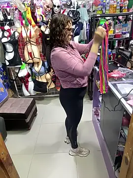 Snapshot of ROSALIALUCY chatting on 10-25-25, 11:51 ROSALIALUCY online show from 10-25-25, 11:51