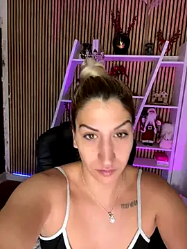 sofiah  online show from 01-08-26, 07:32