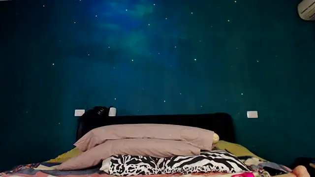 Snapshot of Karendolly__8 chatting on 08-05-26, 07:49 Karendolly 8 online show from 08-05-26, 07:49