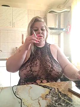 Snapshot of AriannaMilf chatting on 03-15-26, 11:27 AriannaMilf online show from 03-15-26, 11:27