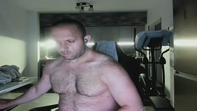 Hugealphabeast online show from 06-12-26, 11:03
