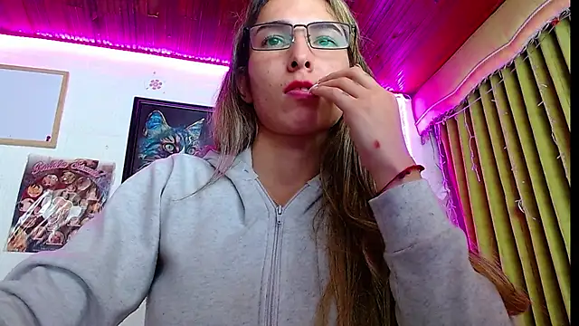 Snapshot of Niky_777 chatting on 02-14-25, 07:07 Niky 777 online show from 02-14-25, 07:07