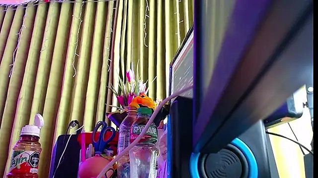 Snapshot of Niky_777 chatting on 02-22-25, 09:59 Niky 777 online show from 02-22-25, 09:59