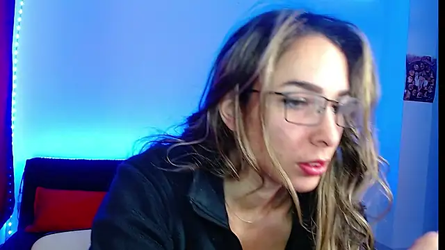 Snapshot of Niky_777 chatting on 03-18-25, 04:37 Niky 777 online show from 03-18-25, 04:37