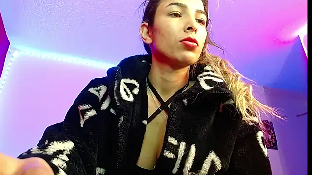 Snapshot of Niky_777 chatting on 03-20-25, 02:10 Niky 777 online show from 03-20-25, 02:10