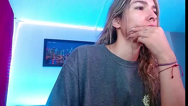 Snapshot of Niky_777 chatting on 09-17-25, 07:15 Niky 777 online show from 09-17-25, 07:15