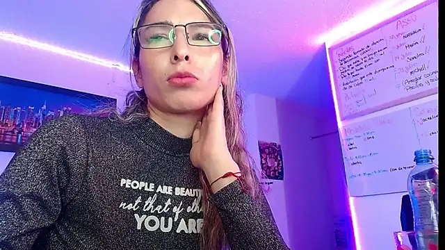 Snapshot of Niky_777 chatting on 09-19-25, 12:02 Niky 777 online show from 09-19-25, 12:02