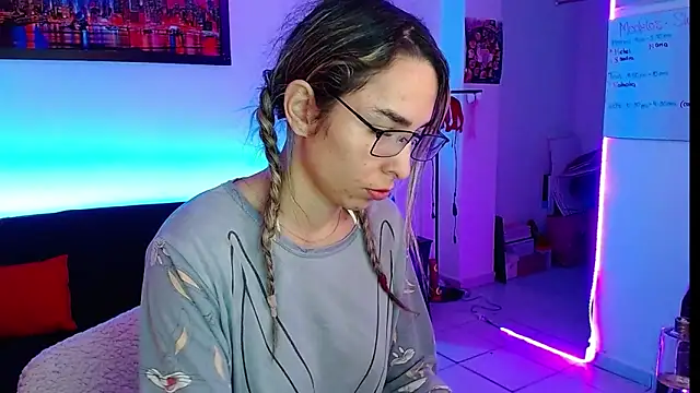 Snapshot of Niky_777 chatting on 09-24-25, 05:38 Niky 777 online show from 09-24-25, 05:38