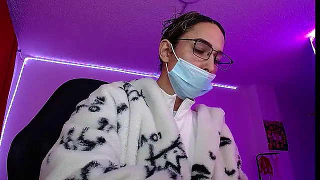 Snapshot of Niky_777 chatting on 10-11-25, 01:38 Niky 777 online show from 10-11-25, 01:38